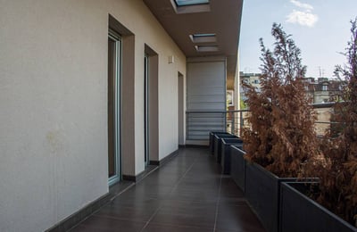 Rental of a spacious 3-room apartment, 126 m², central Belgrade, Serbia